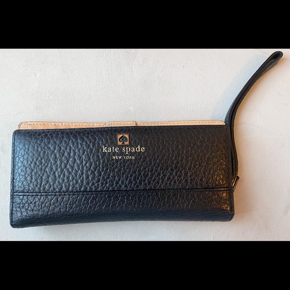 kate spade Handbags - Kate Spade ♠️ Black Clutch/Wristlet